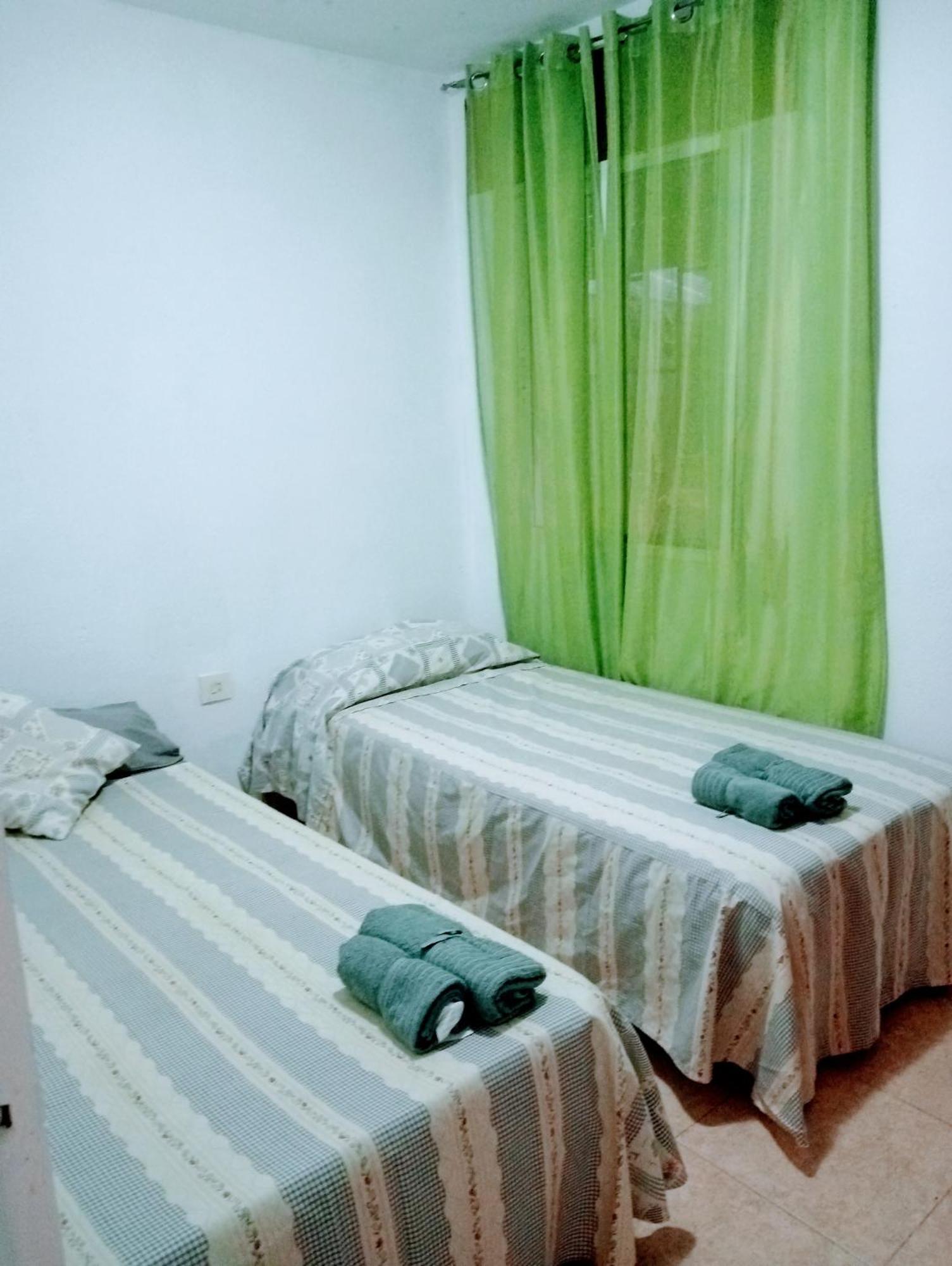 Playa Beach Malaga 3Habts Dobles, Cocina Familiar, Apartamento Completo La Cala Del Moral Luaran gambar