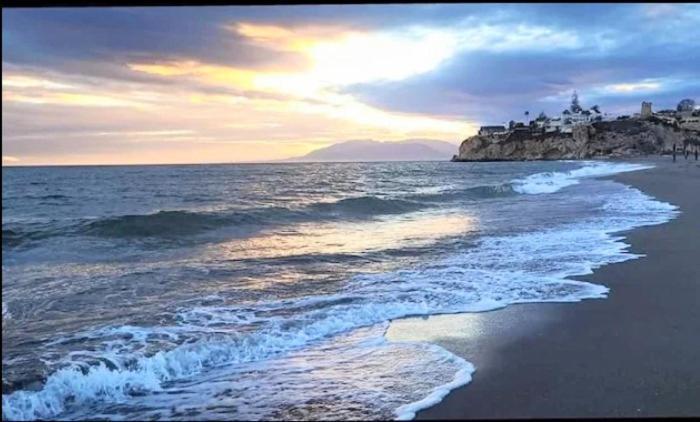 Playa Beach Malaga 3Habts Dobles, Cocina Familiar, Apartamento Completo La Cala Del Moral Luaran gambar